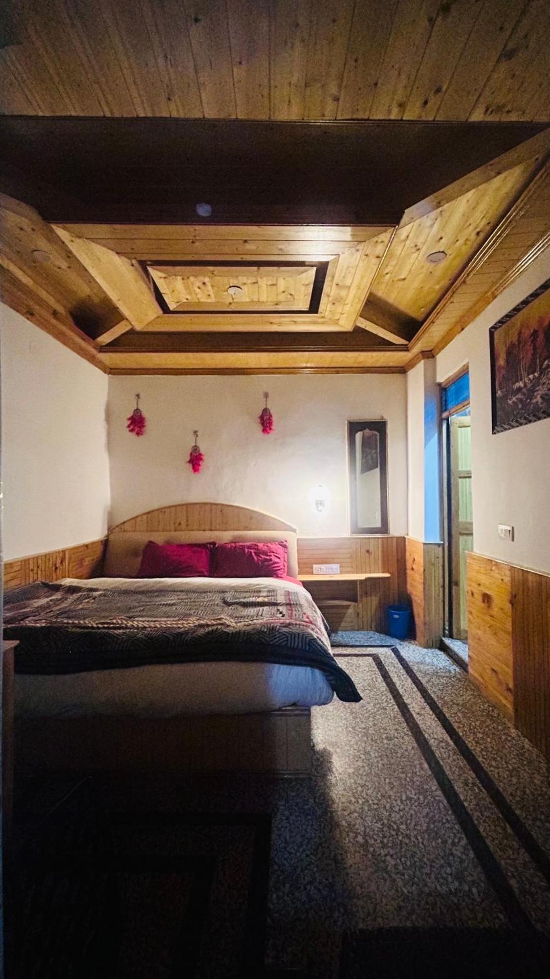 Clovee'S Rooms Dorms And Restro Kasol Exterior foto